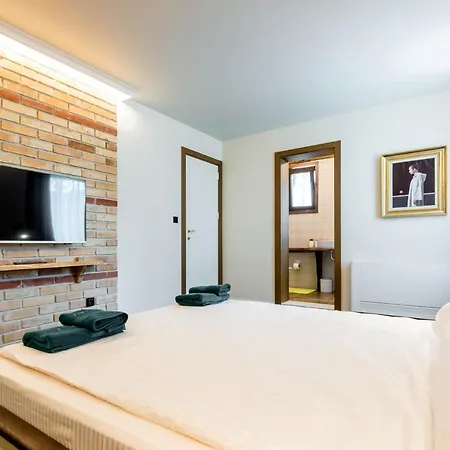 Apple - 3 Bedroom Luxury With Prv Pool & Bbq Луксозна вила Балчик