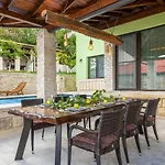 Apple - 3 Bedroom Luxury With Prv Pool & Bbq