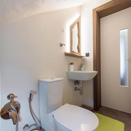 Villa Apple - 3 Bedroom Luxury With Prv Pool & Bbq Baltschik