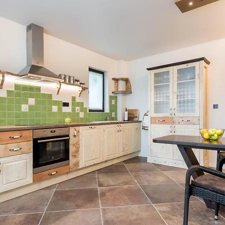 Apple - 3 Bedroom Luxury With Prv Pool & Bbq