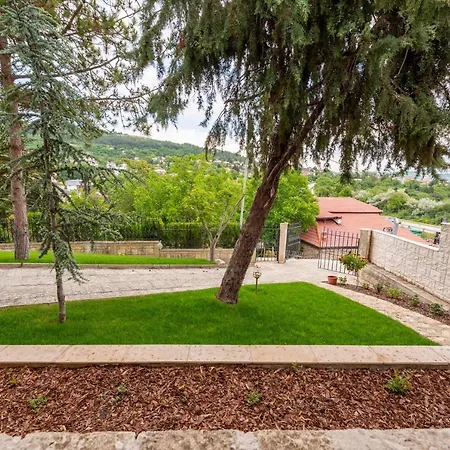 Apple - 3 Bedroom Luxury With Prv Pool & Bbq Balchik