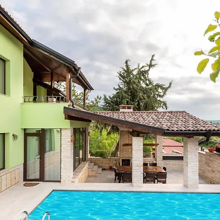 Apple - 3 Bedroom Luxury With Prv Pool & Bbq *