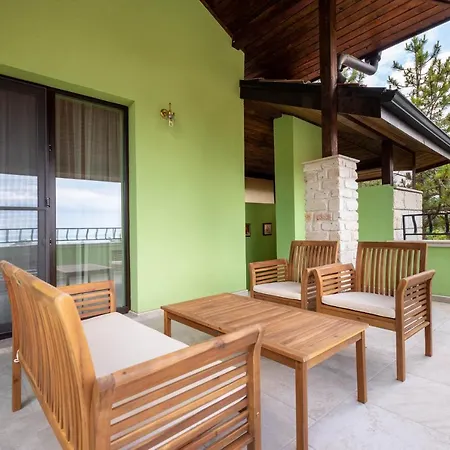 Apple - 3 Bedroom Luxury With Prv Pool & Bbq Balchik
