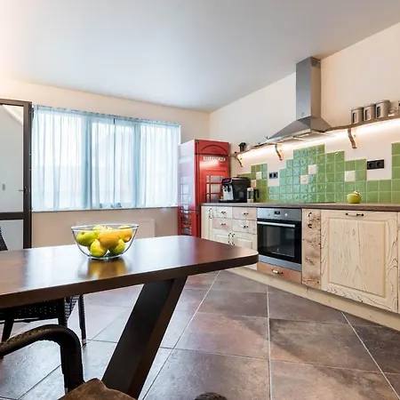 Луксозна вила Apple - 3 Bedroom Luxury With Prv Pool & Bbq